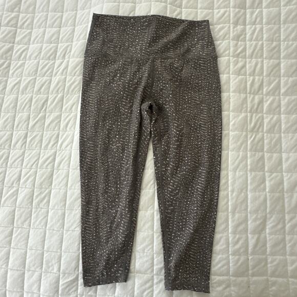 VARLEY Leggings Womens Medium Gray Abstract Print Capri Mid Rise Yoga Athletic - Picture 1 of 13